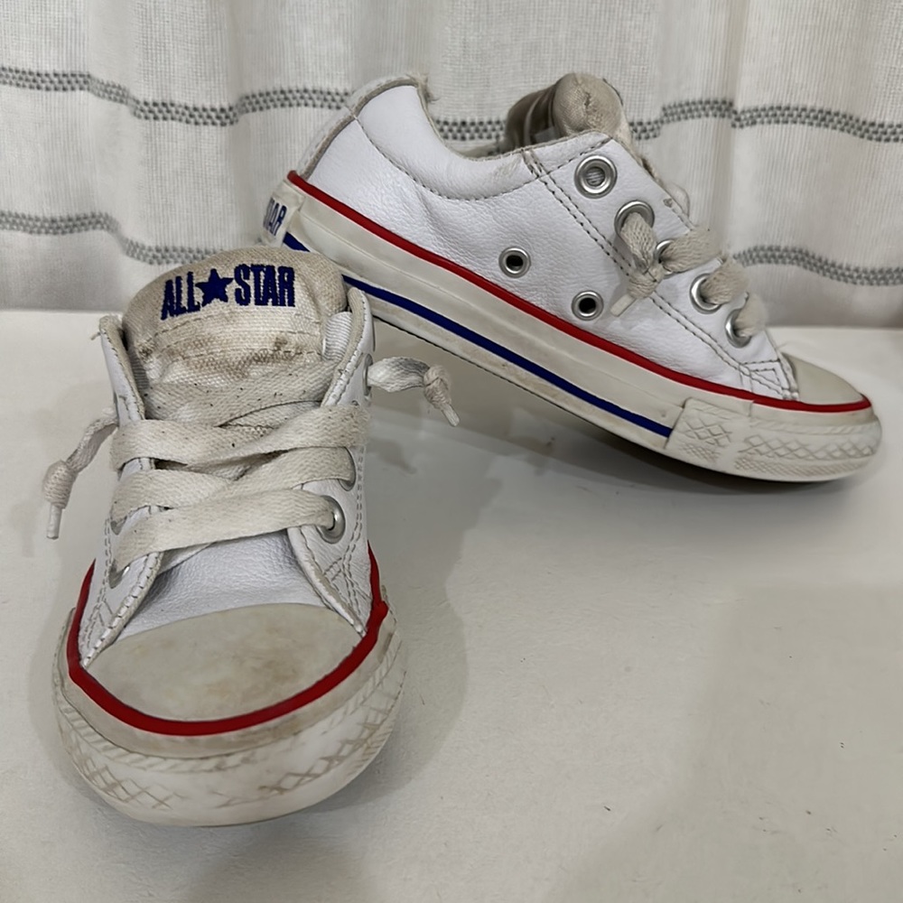 ⭐️ Converse slip-on leather sneakers